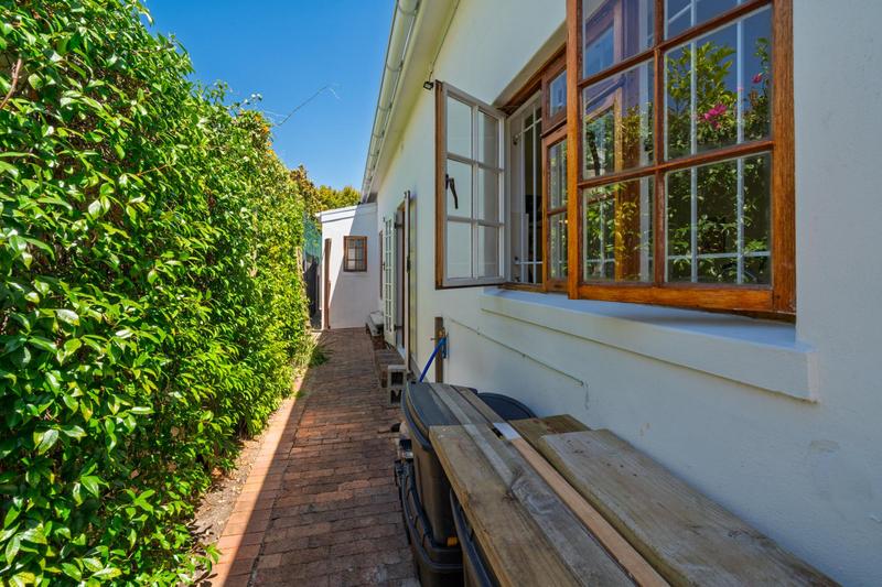 2 Bedroom Property for Sale in Harfield Village Western Cape